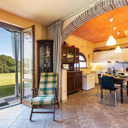2 Bedroom Amazing In Castelfranco Di Sotto Le Vedute