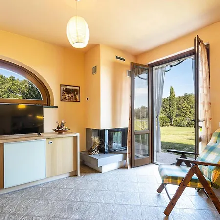2 Bedroom Amazing In Castelfranco Di Sotto Holiday home